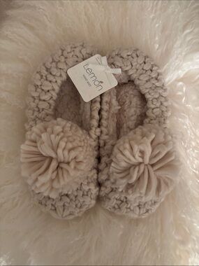 Lemon Cream Knit Pom-Pom Slippers